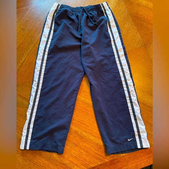 Vintage Y2K Women’s Nike Dri Fit Capri Athletic/Golf Pants - Picture 2 of 9